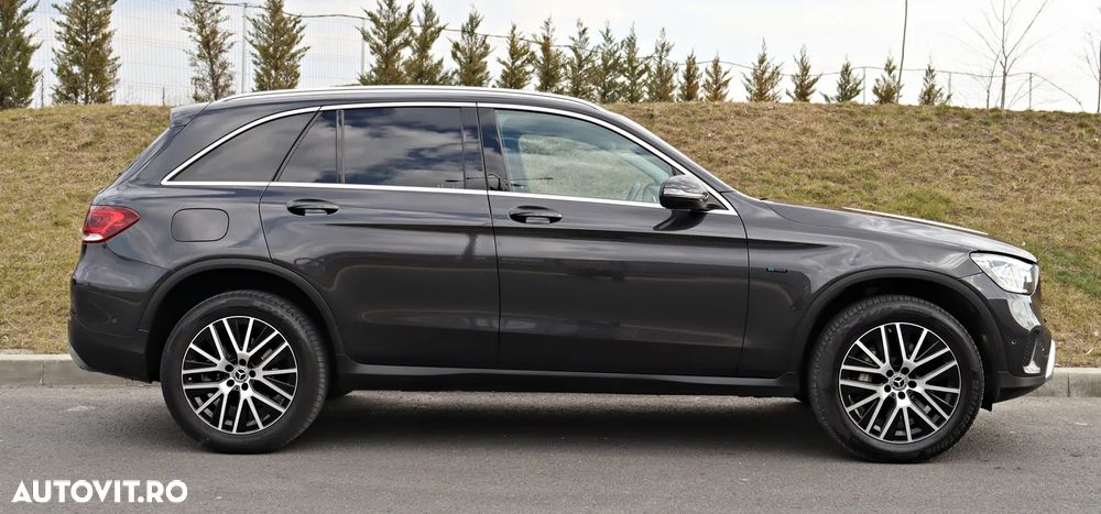 Mercedes-Benz GLC 300 e 4MATIC - 7