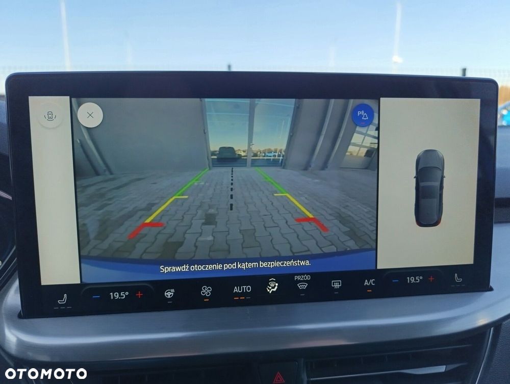 Ford Focus 1.0 EcoBoost Titanium - 32