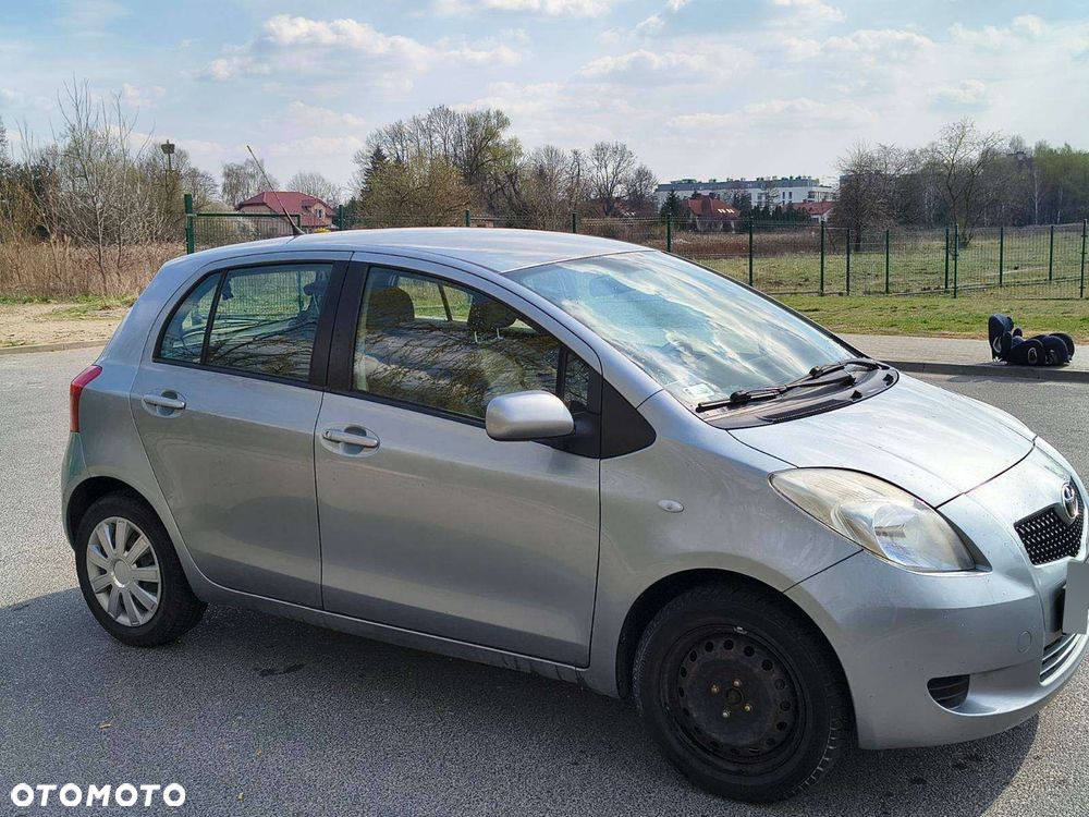 Toyota Yaris 1.0 Luna - 3