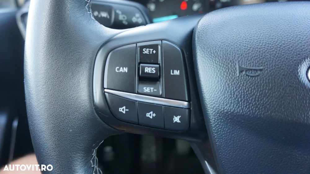 Ford Fiesta 1.0 EcoBoost Start-Stop ST-LINE - 21