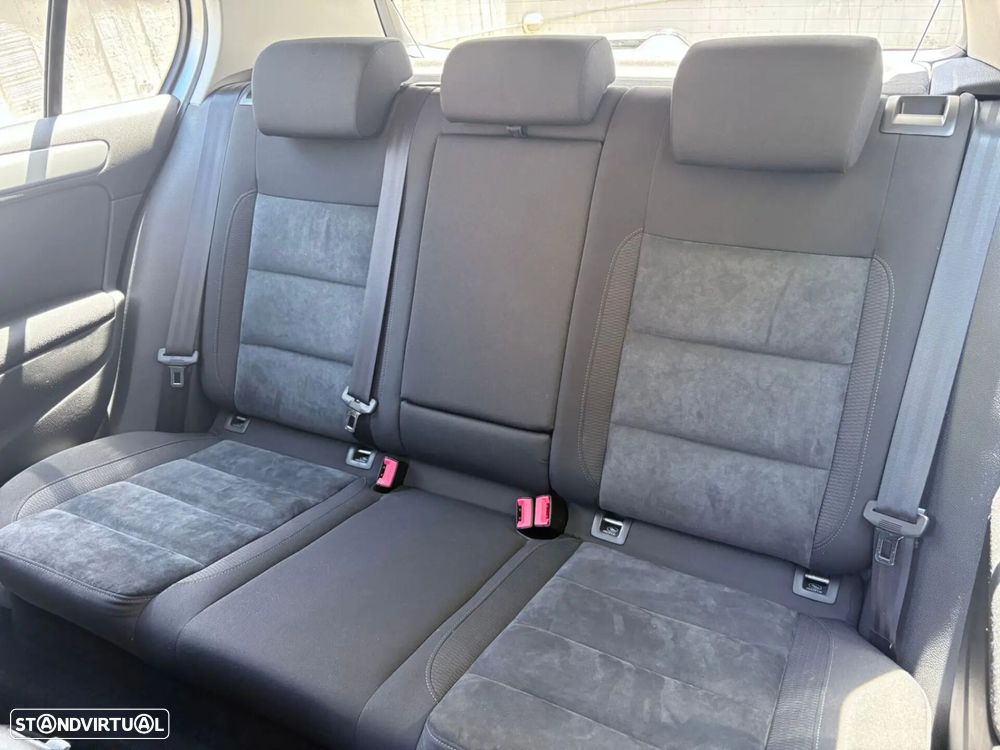 VW Golf 2.0 TDi Highline DSG - 51