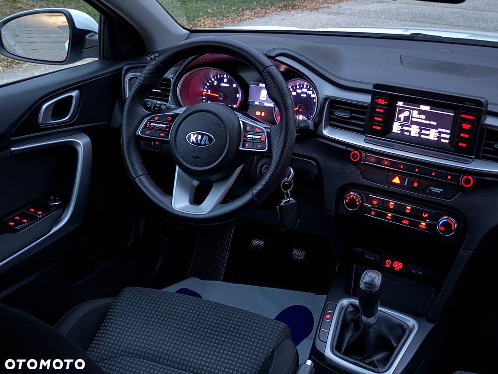 Kia Ceed 1.6 CRDi SCR M - 7