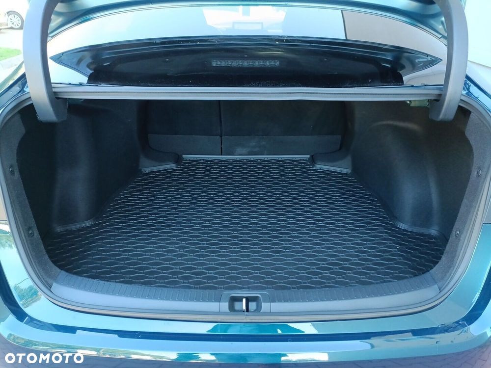 Toyota Corolla 1.8 Hybrid Executive - 19