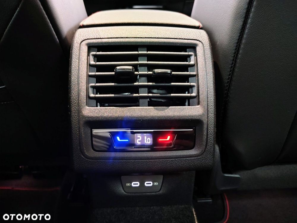 Volkswagen Golf - 32