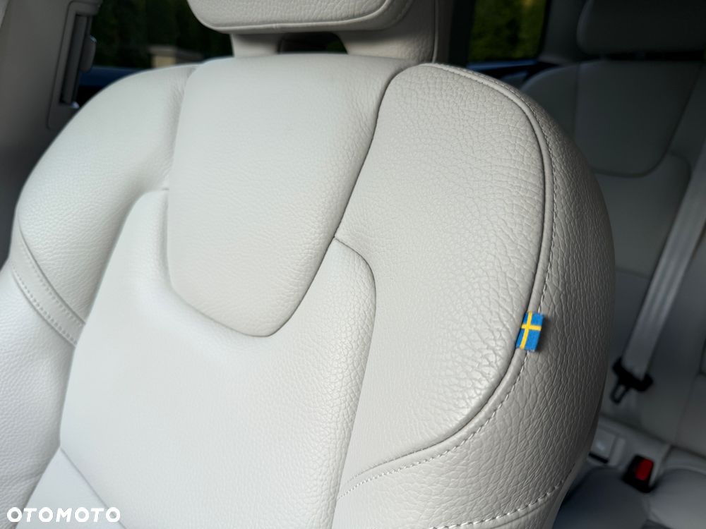 Volvo XC 60 B4 D AWD Plus Bright - 35