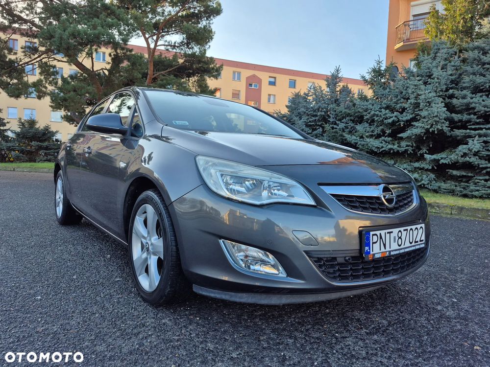 Opel Astra 1.4 Turbo Cosmo - 3