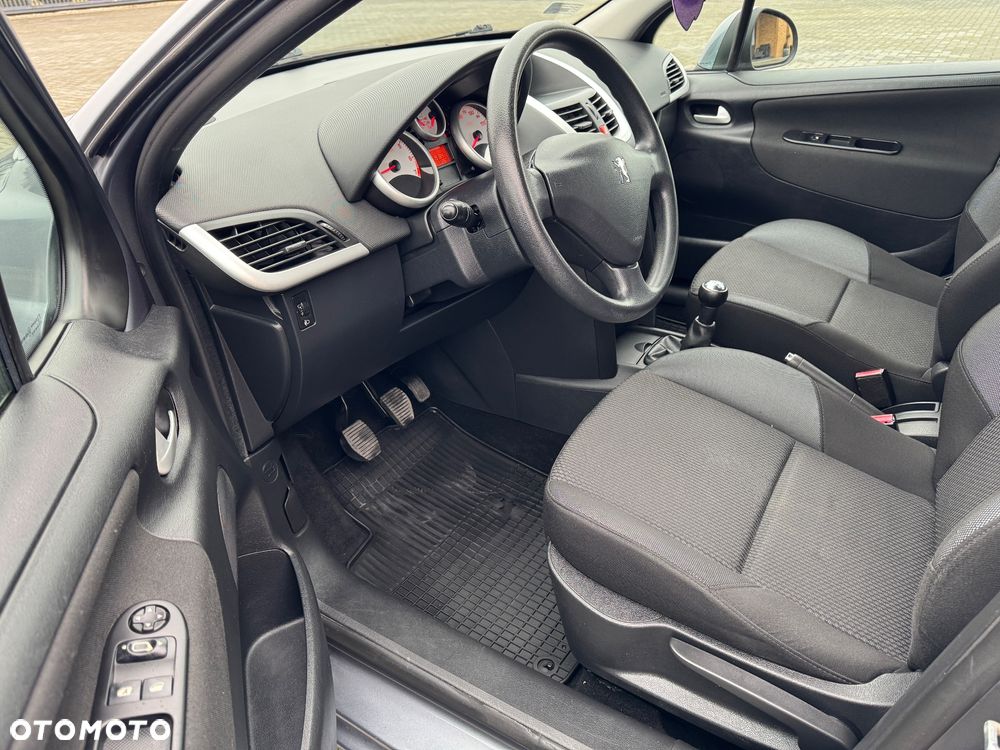Peugeot 207 1.4 Trendy - 9