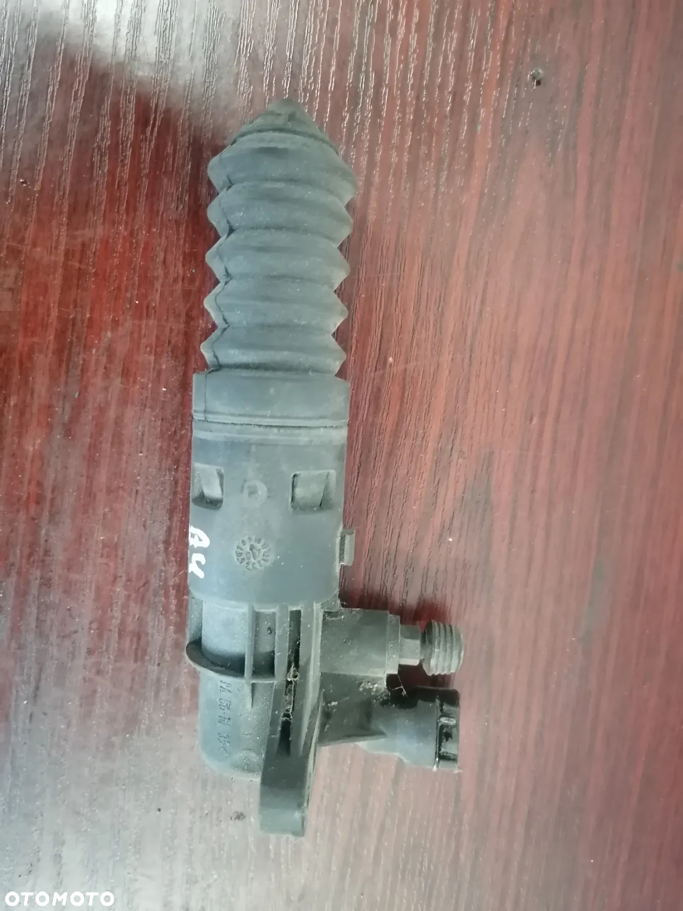Wysprzęglik Pompka Siłownik Sprzęgła Skrzyni Audi VW 8E0721257Q - 2