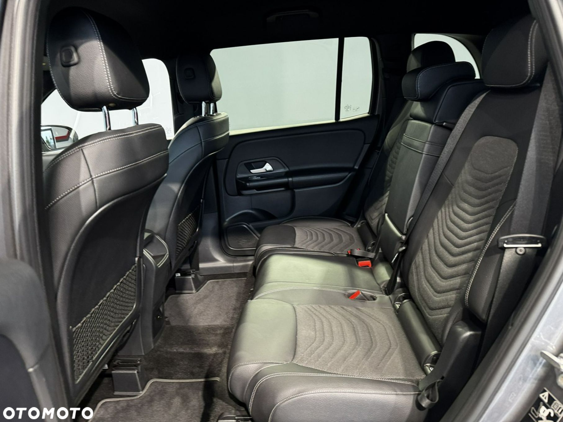 Mercedes-Benz GLB - 14