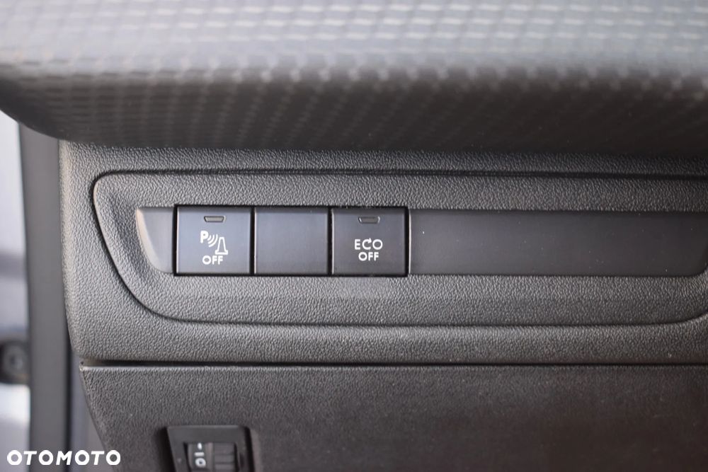 Peugeot 2008 1.2 Pure Tech GPF Crossway S&S EAT6 - 22