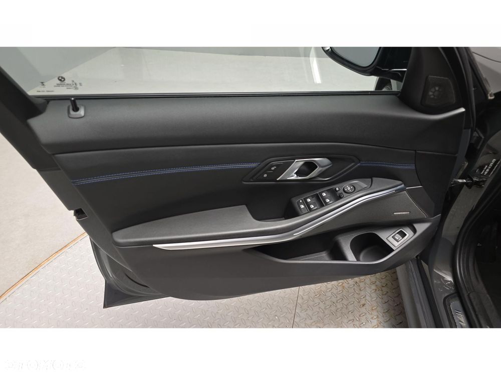 BMW Seria 3 - 17