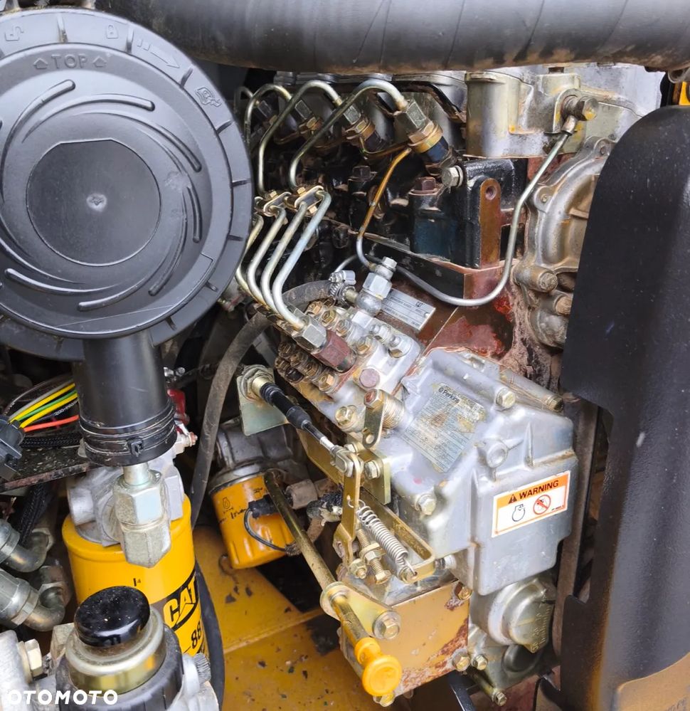 Caterpillar 216B - 8