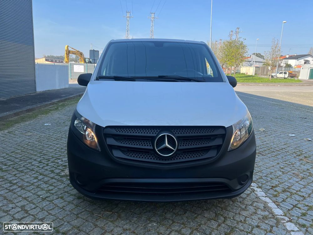 Mercedes-Benz 116 Extra Longa - 3