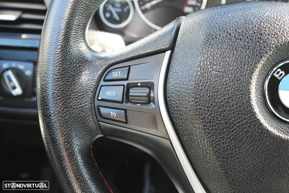 BMW 318 d Touring Line Sport - 31