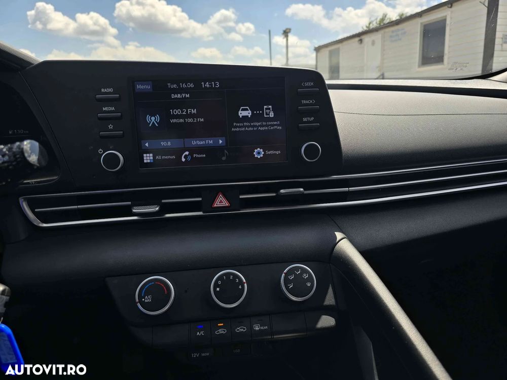 Hyundai Elantra - 13