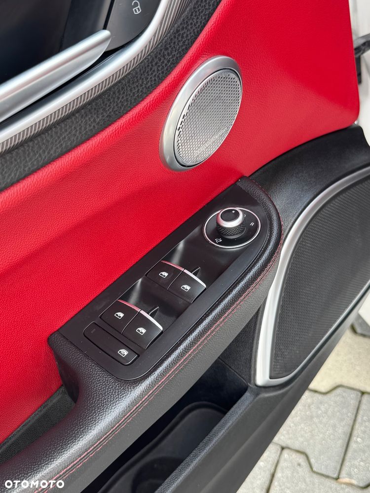 Alfa Romeo Giulia 2.0 Turbo Veloce TI Q4 - 15