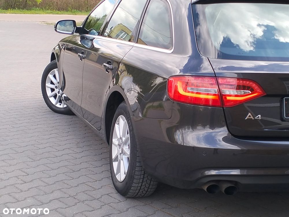 Audi A4 Avant 2.0 TDI DPF quattro Attraction - 11