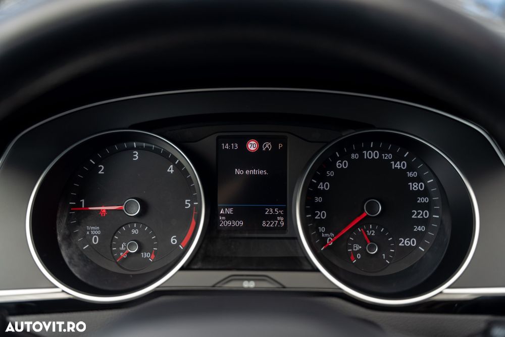 Volkswagen Passat 2.0 TDI DSG Comfortline - 20