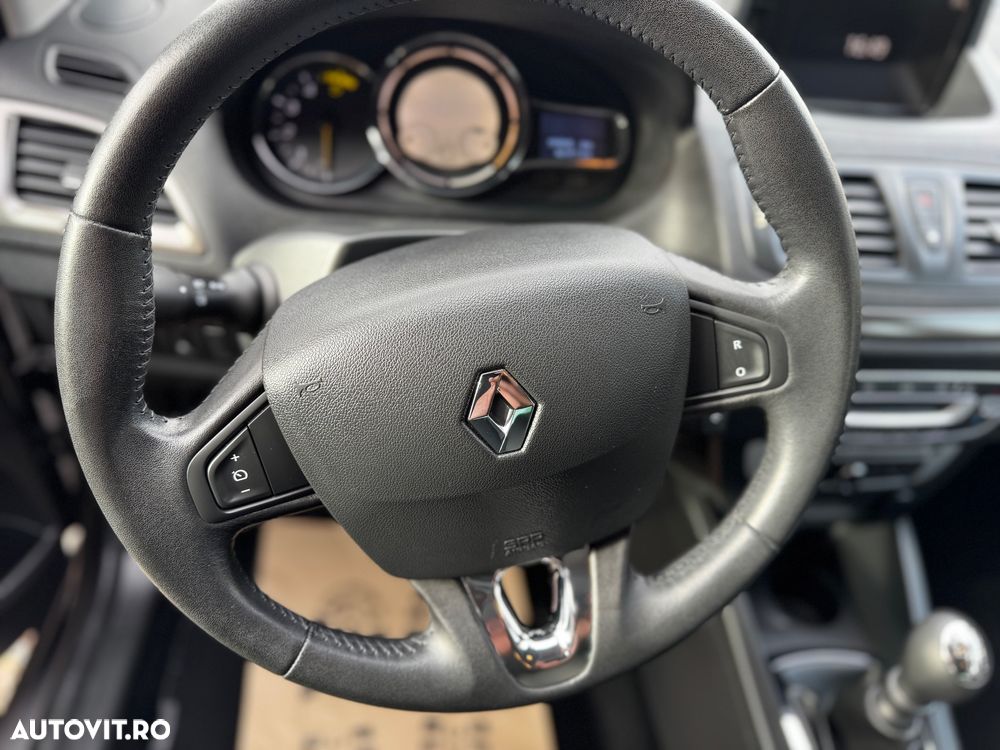 Renault Megane dCi 95 FAP Paris Business - 26