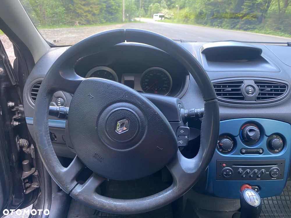 Renault Clio 1.2 16V Authentique - 4