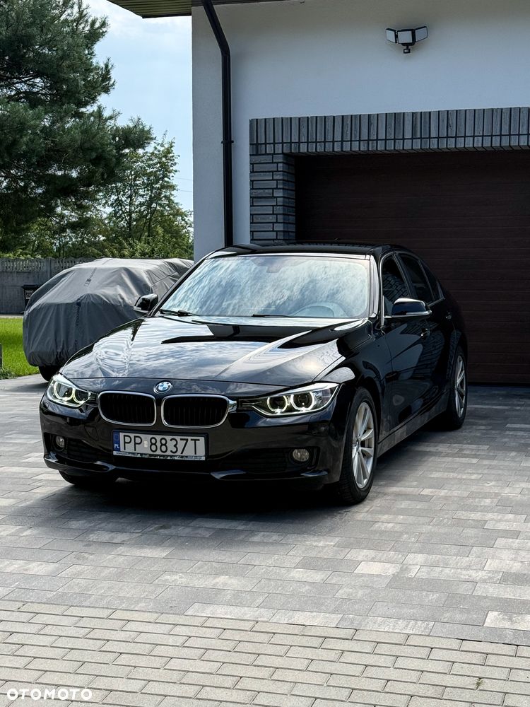 BMW 3 Series 2013 photo 2