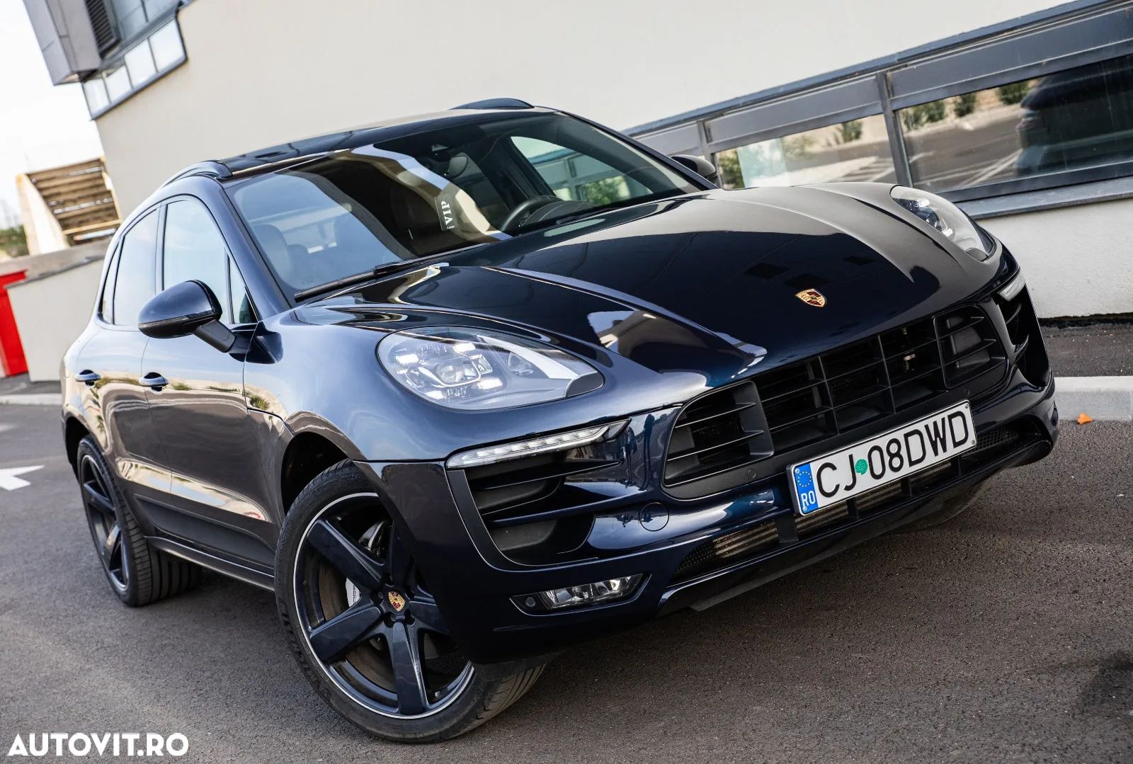 Porsche Macan - 1