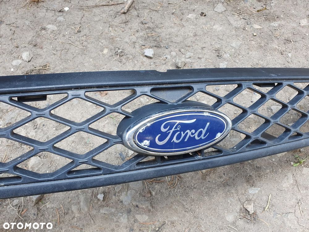 FORD FOCUS I MK1 GRILL PRZEDNIA ATRAPA PRZÓD EMBLEMAT 2M51-8200-AGW - 2