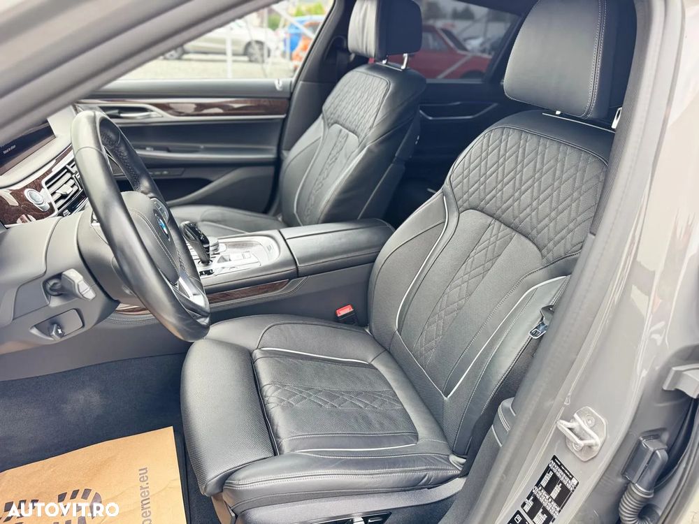 BMW Seria 7 730d xDrive MHEV - 40