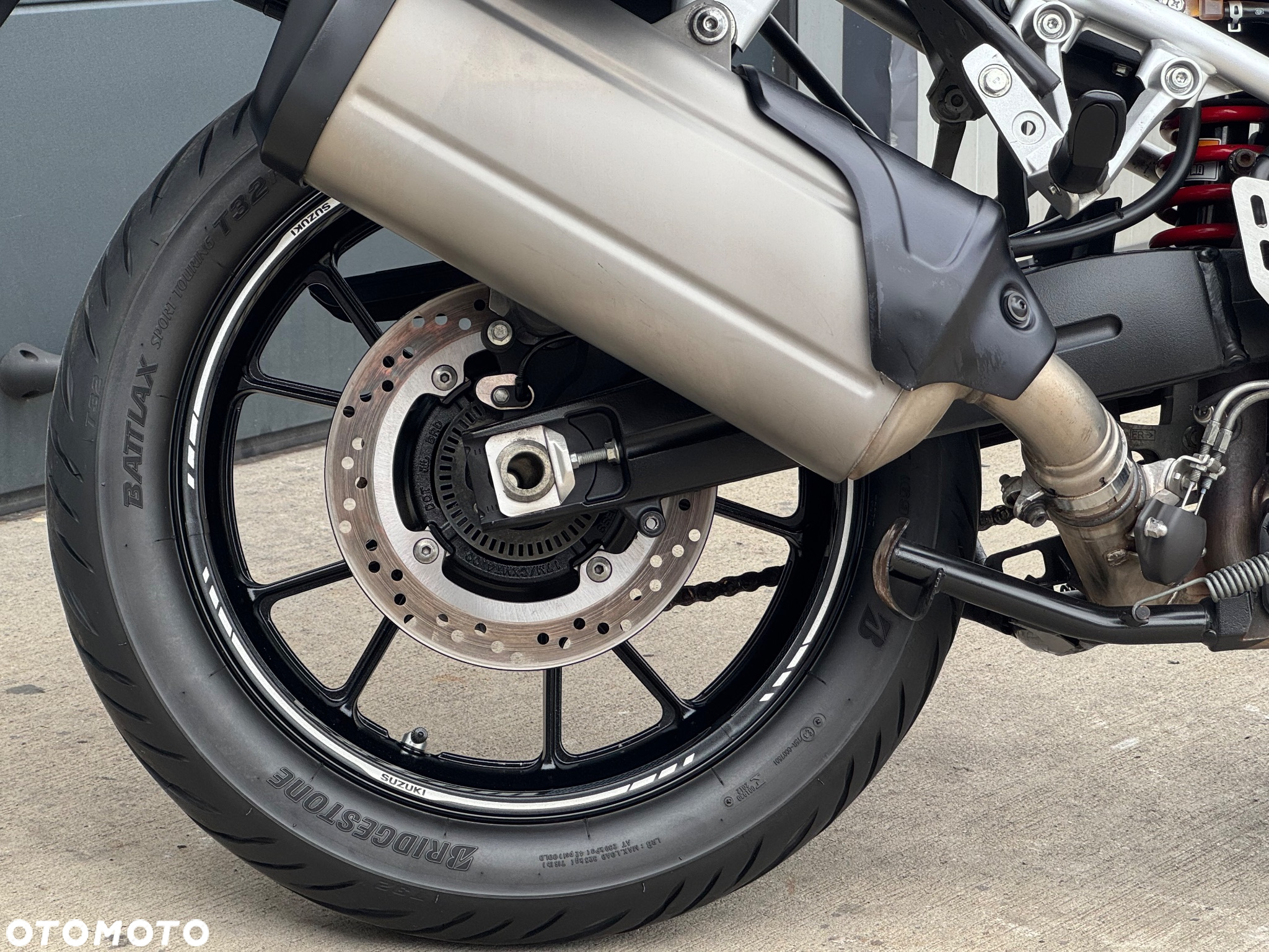 Suzuki V-STROM - 10