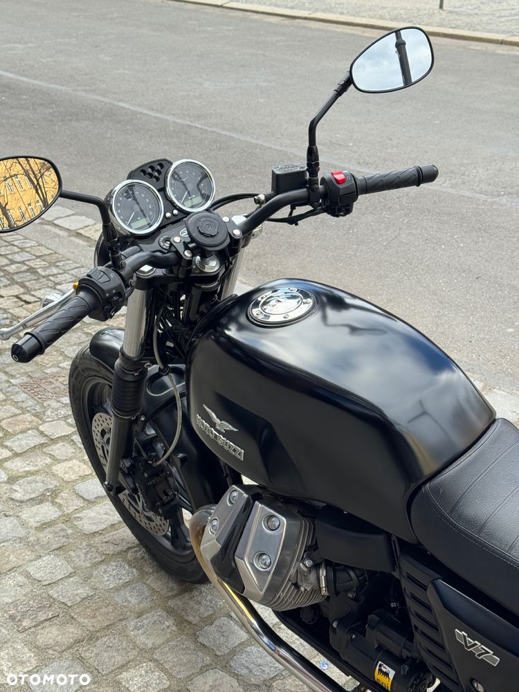 Moto Guzzi V7 - 9