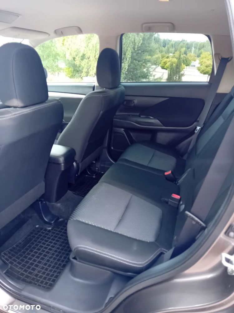 Mitsubishi Outlander 2.0 City Style 2WD - 12