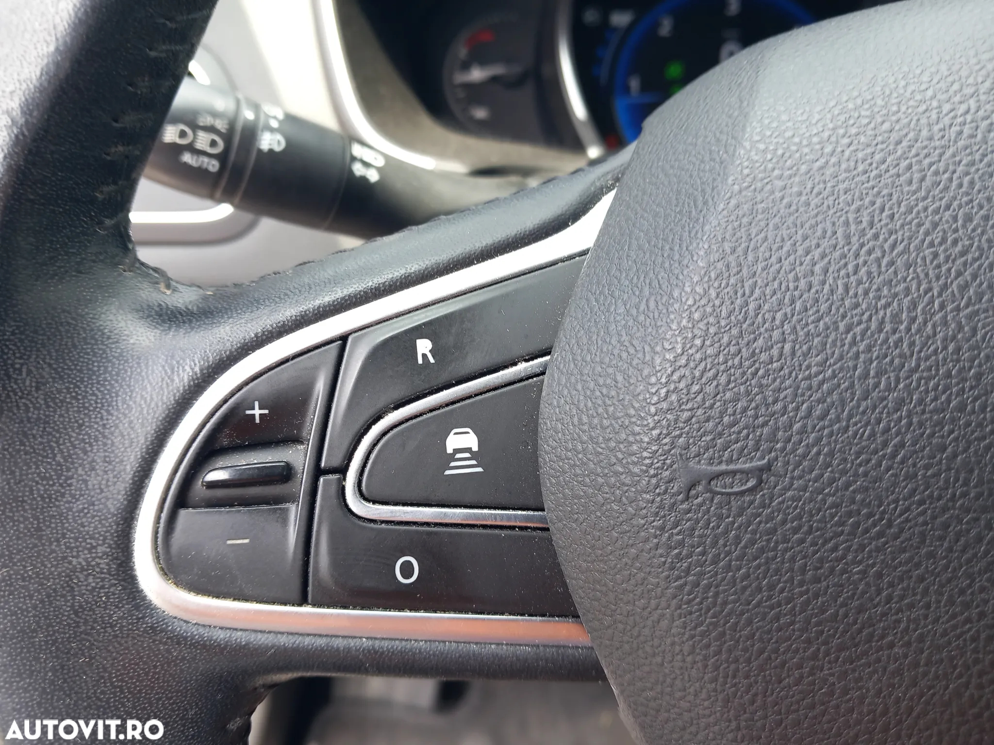 Renault Megane ENERGY dCi 110 EDC INTENS - 13