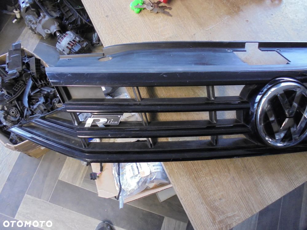 VOLKSWAGEN PASSAT B8 R-LINE GRILL ATRAPA - 2