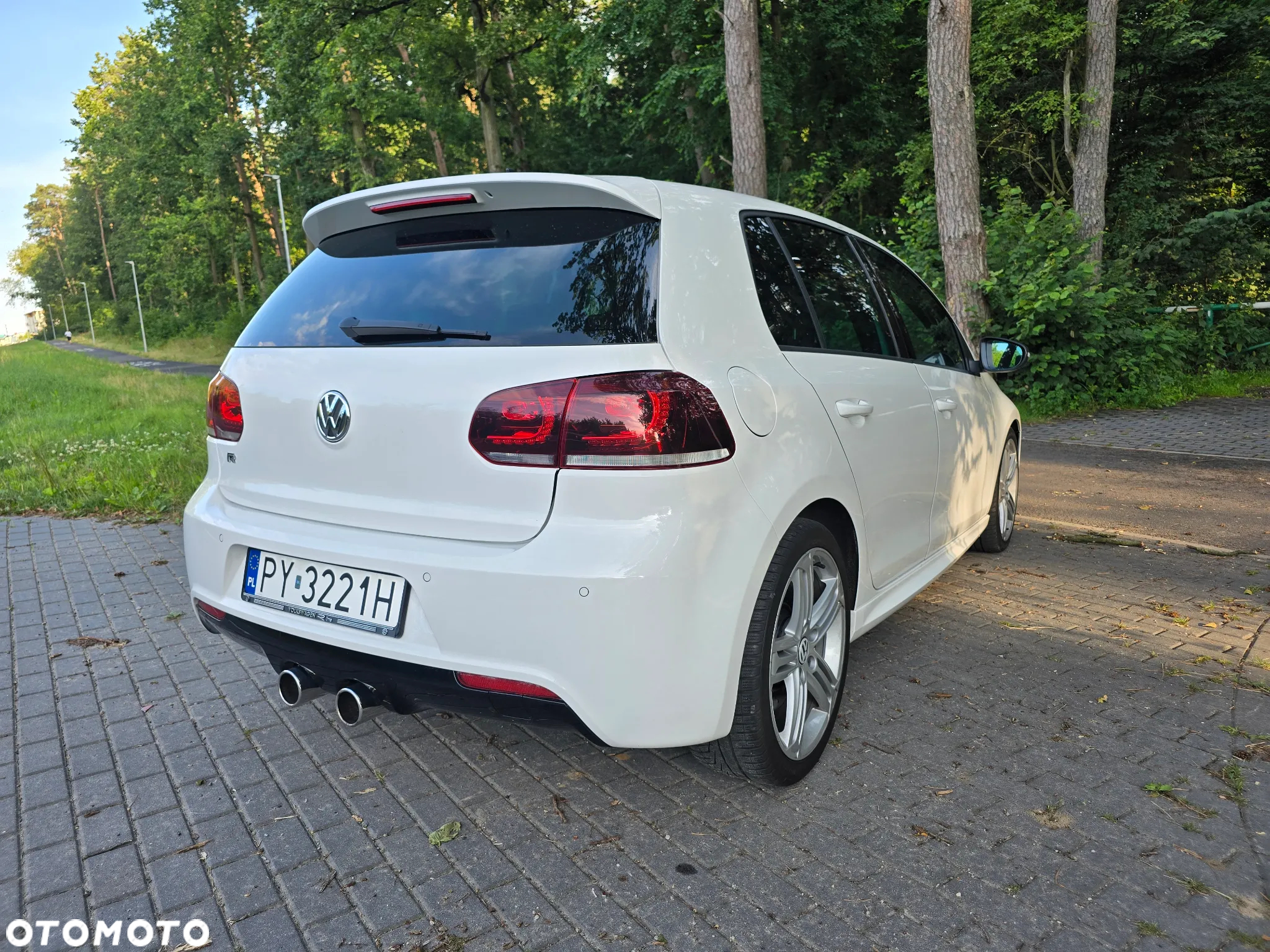 Volkswagen Golf VI 2.0 TSI 4Mot R DSG - 2