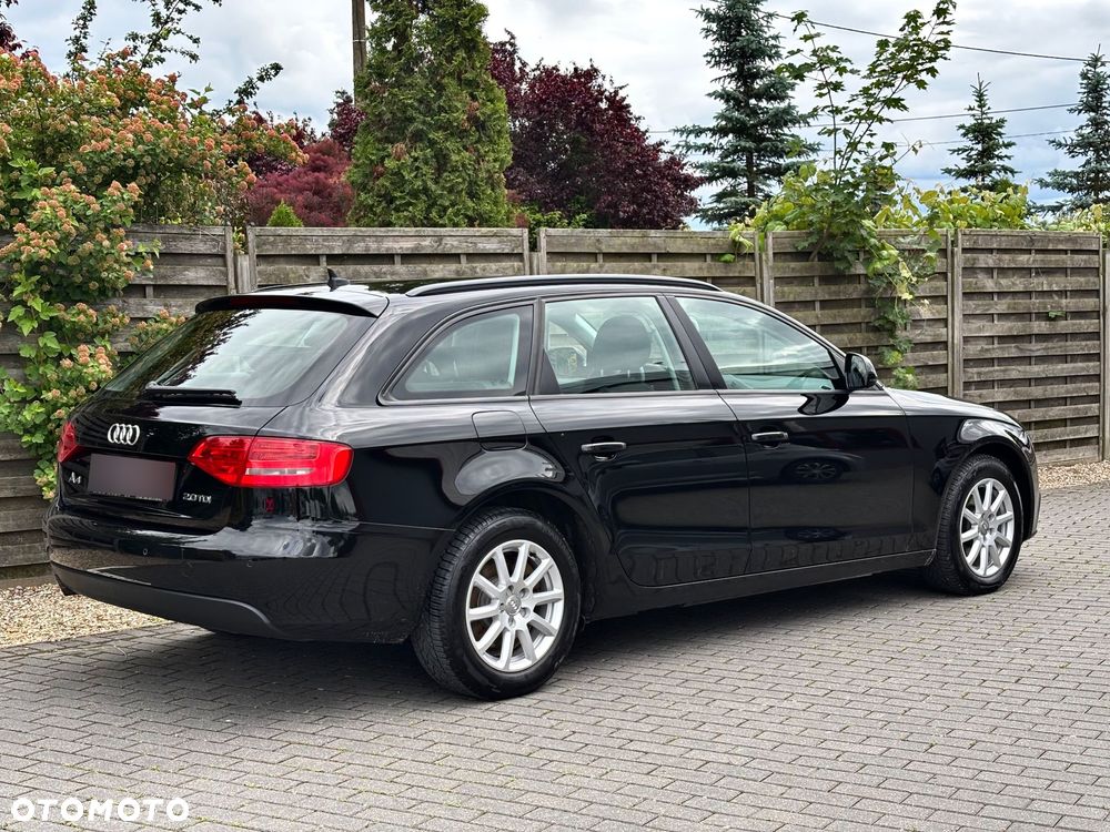 Audi A4 Avant 2.0 TDI DPF multitronic Ambiente - 9