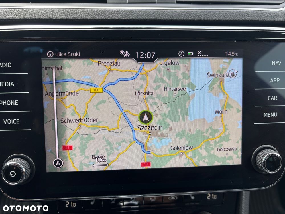 Skoda Superb 2.0 TDI SCR Style DSG - 28