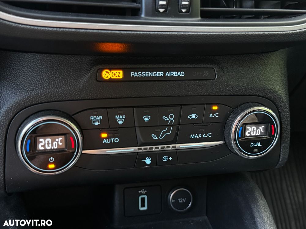 Ford Focus 1.0 EcoBoost Active Business - 27
