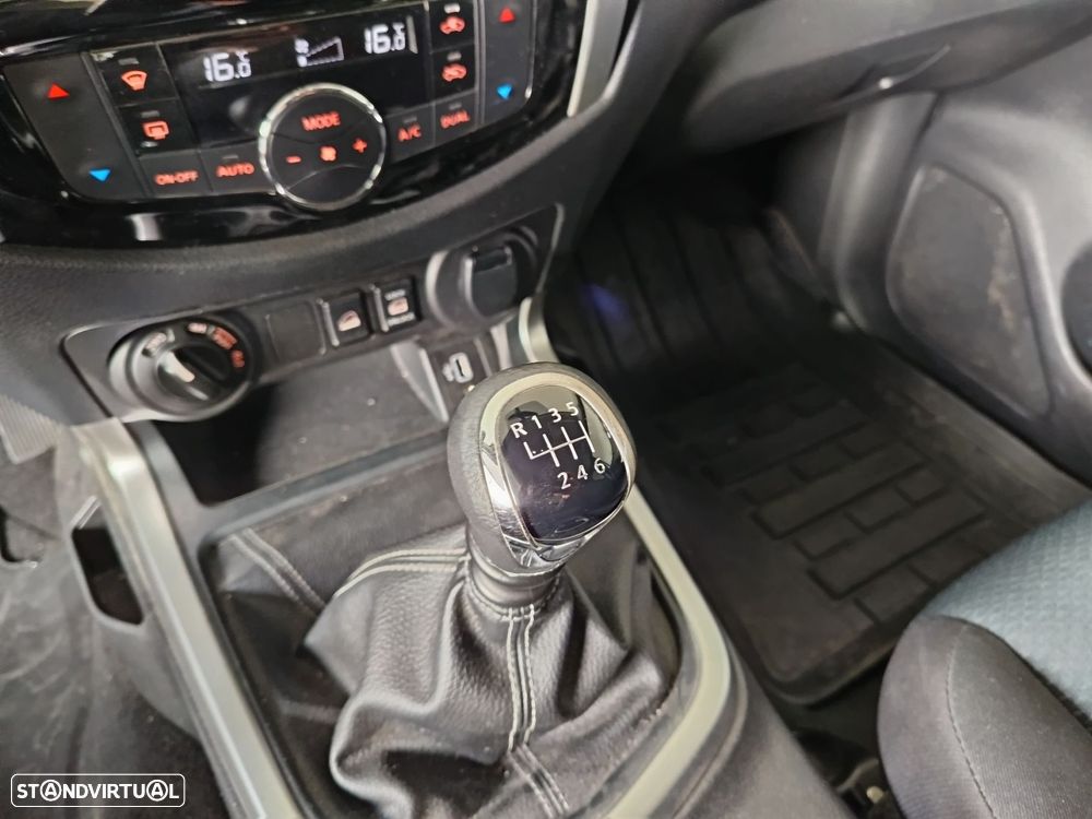 Nissan Navara 2.3 dCi KC 4WD N-Connecta - 12
