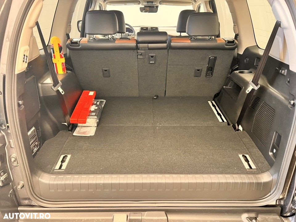 Toyota Land Cruiser - 30