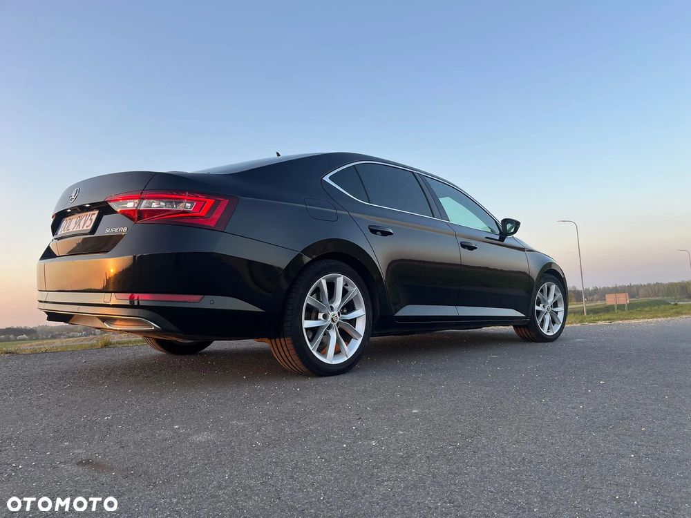 Skoda Superb 2.0 TDI DSG Sportline - 18