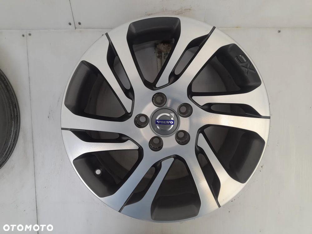 Felgi aluminiowe Volvo OE 31302112 7,5" x 17" 5x108 ET55 - 4