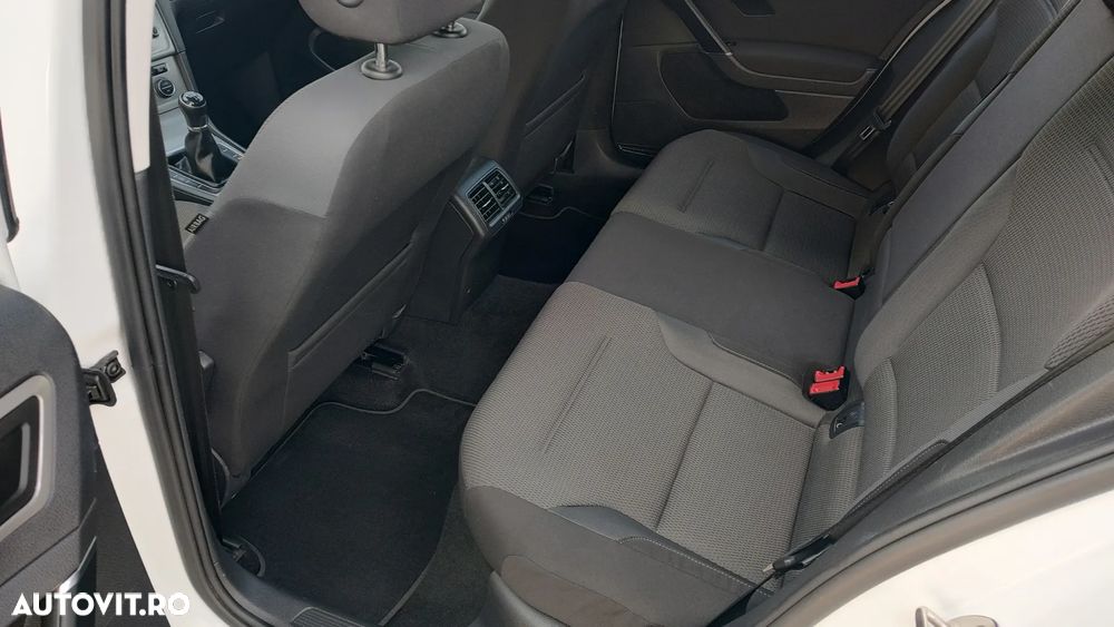 Volkswagen Golf 1.6 TDI BlueMotion Comfortline - 10