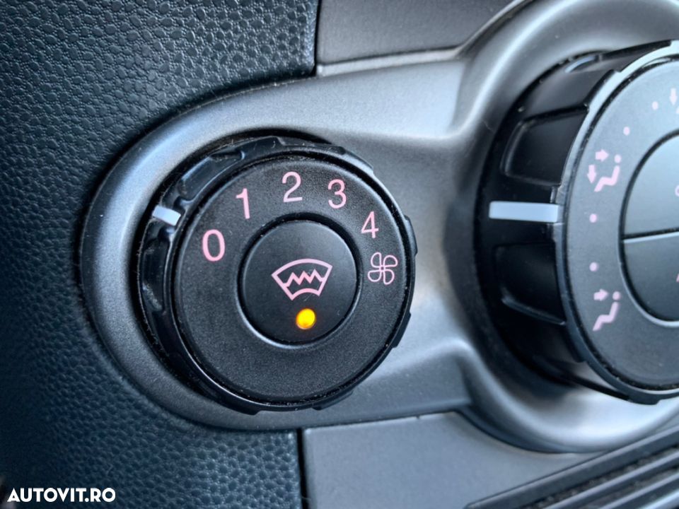 Ford Fiesta 1.4 Autom. Trend - 27