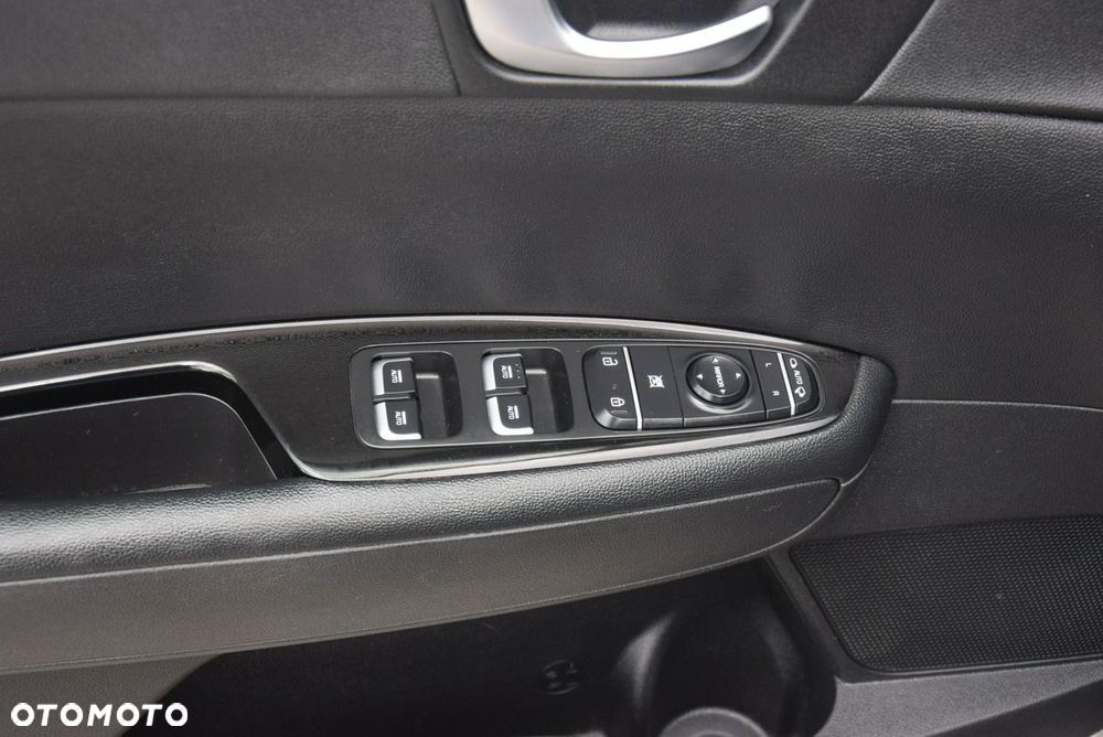 Kia Optima - 31