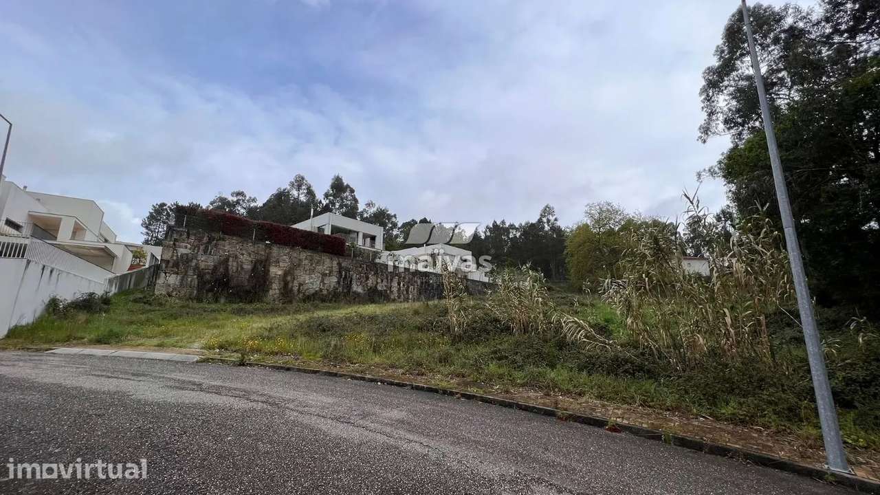 Terreno 1356 m2 - Lago, Amares - Grande imagem: 3/16