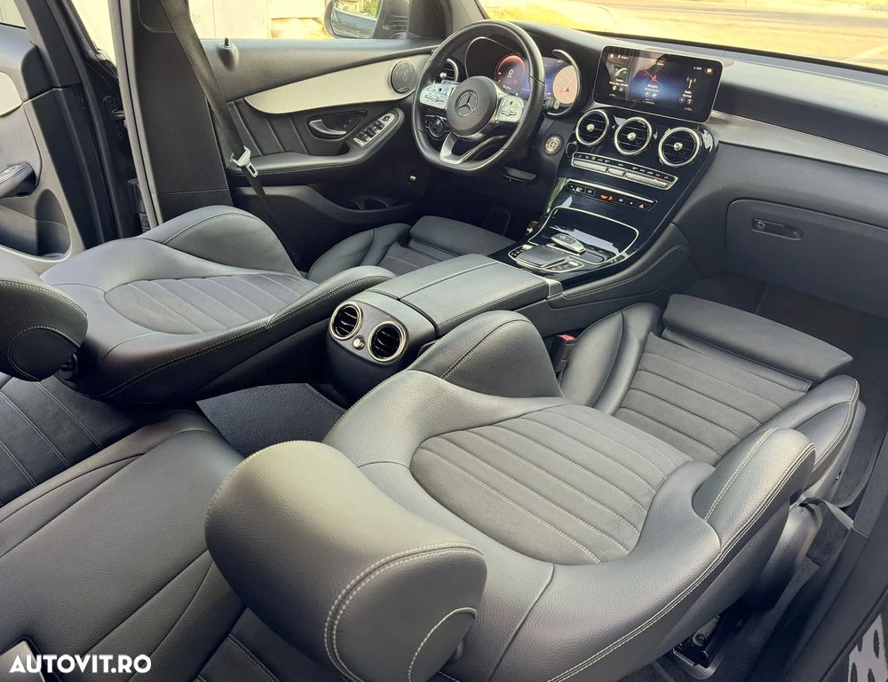 Mercedes-Benz GLC 300 e 4Matic 9G-TRONIC AMG Line Plus - 22