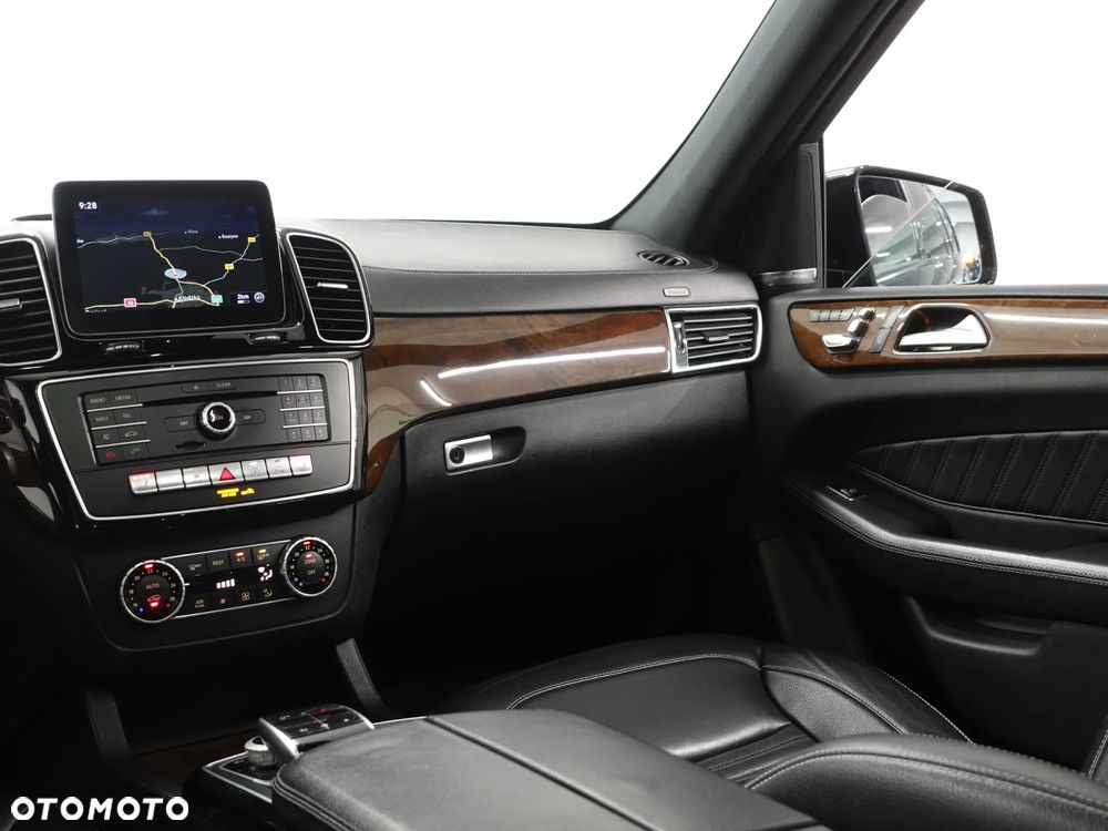 Mercedes-Benz GLS 350 d 4Matic 9G-TRONIC AMG Line - 37