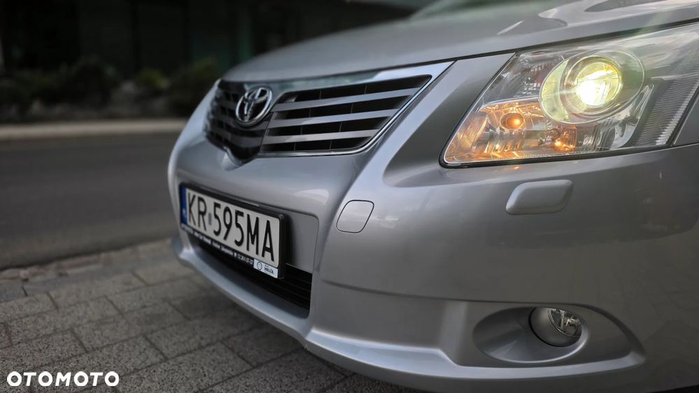 Toyota Avensis 2.2 D-4D Prestige - 9