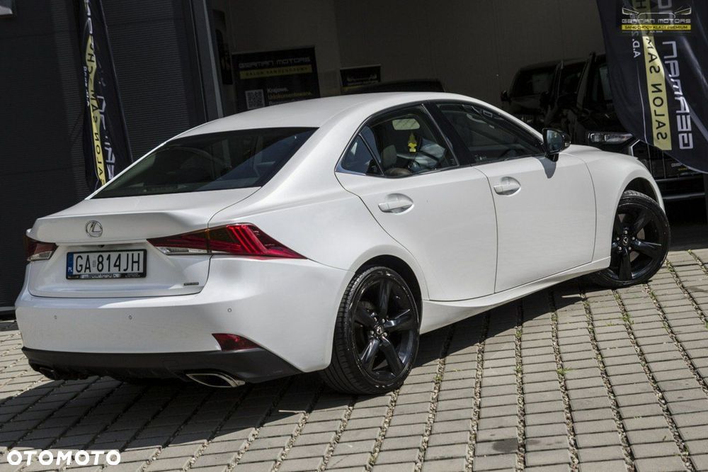 Lexus IS - 7