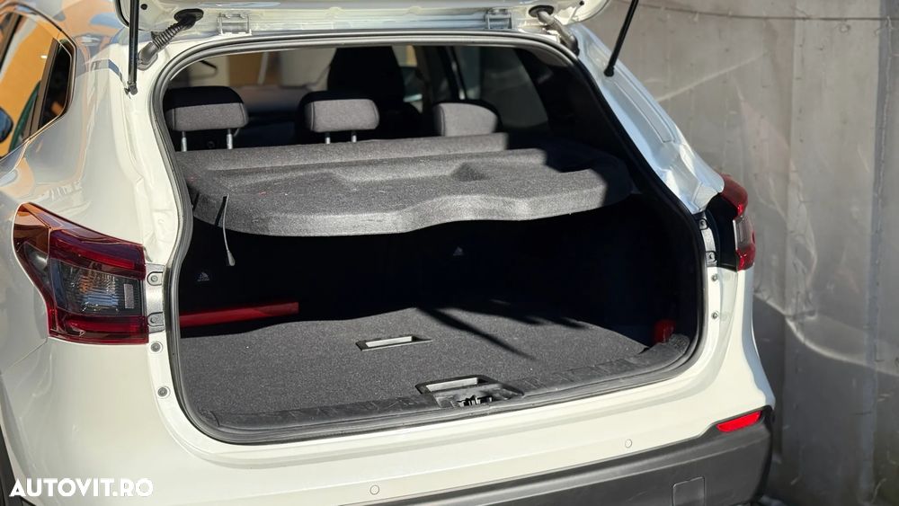 Nissan Qashqai 1.3 l MHEV X-Tronic N-Connecta - 12